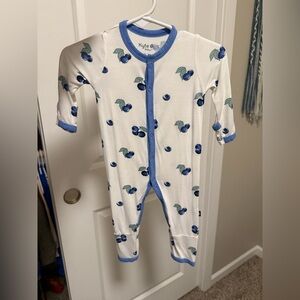 Kyte baby blueberry snap romper